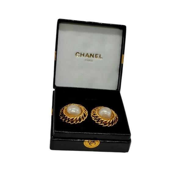 Authentic Chanel 24k Gold Plated Clip on Earrings - Picture 5 of 6